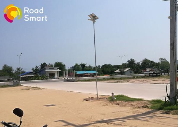 High Brightness Outdoor Solar Street Lights , Solar Powered Parking Lot Lights 2260lm