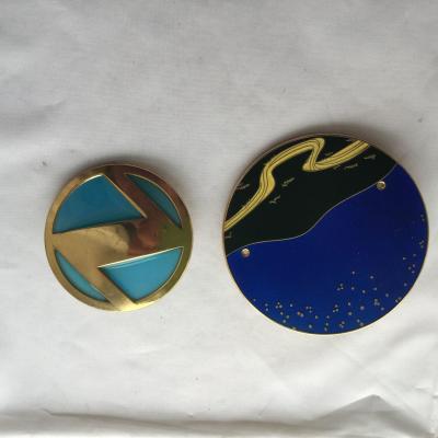 Good Supplier Brass gold plating satained glass lapel pin badge with low price