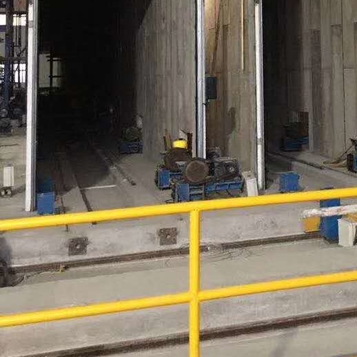 CE 2.0mm изолировал секционные надземные двери лифт с кнопочным управлением сжимает устойчивый