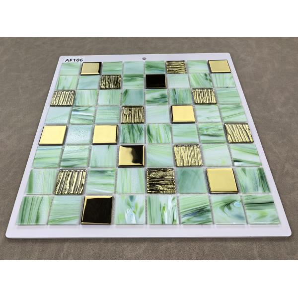 Mosaïques en verre vert résistant aux acides et antidérapant 304x304mm pour rénovation de murs intérieurs