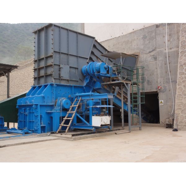 Wear-resistant Alloy Heavy Hammer Crusher with 30-500 Tons Per Hour Capacity and Easy To Maintain Design