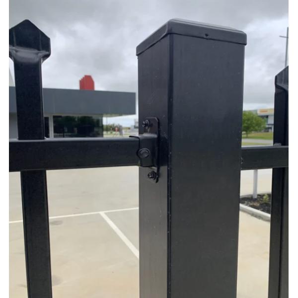 Аэропорт 6x8ft Металлическая ограждение Палсада порошок кованое железо Безопасность плоский верх