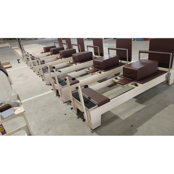 Maple Wood Frame Pilates Reformer U+PL001 with Classic Full Track Design