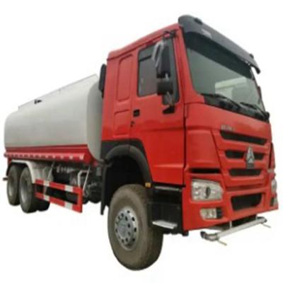 SINOTRUK 20 cubic 20cm3 6X4 10 Pneus Sprinklers de jardin à incendie Cisternes d'eau Camions rouges Camion de nettoyage routier