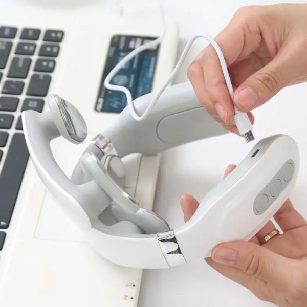 5KG Customized Home Travel Neck Protector Massager with Intelligent Heating and Pulse