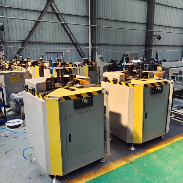 Угловое гофрируя положение щипцов алюминиевого окна машины 380V переднее вверх и