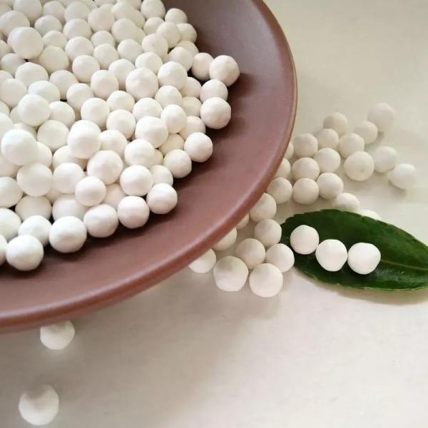 venda a retalho de bolas biológicas brancas Bolas cerâmicas minerais para distribuidores de água potável bolas biológicas filtros para purificação de água