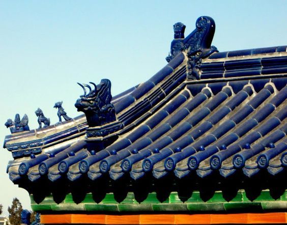 Черепицы кладбища стиля традиционного китайского голубые застекленные