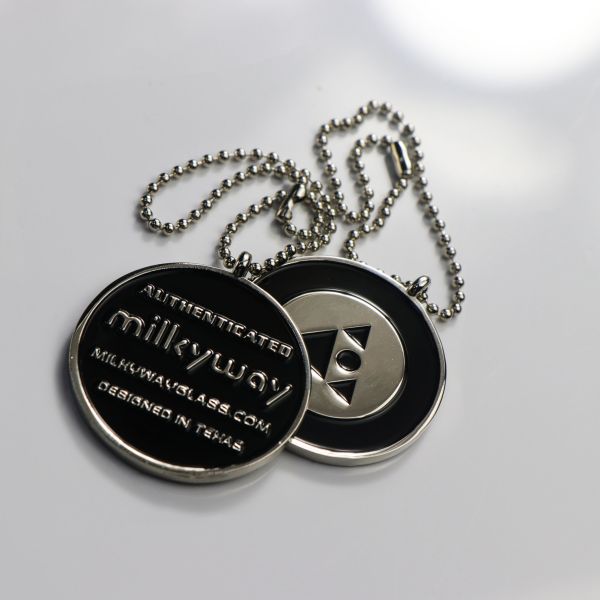 Corrosion Resistant Custom Swing Tags Zinc Alloy Metal Logo Tag With Black Electroplating