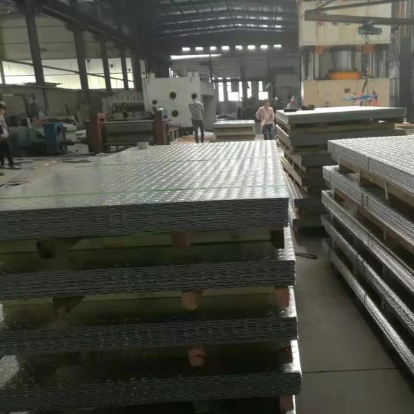 304 316L Anti Slip 6mm Embossed Stainless Steel Checkered Plate for Industrial Use
