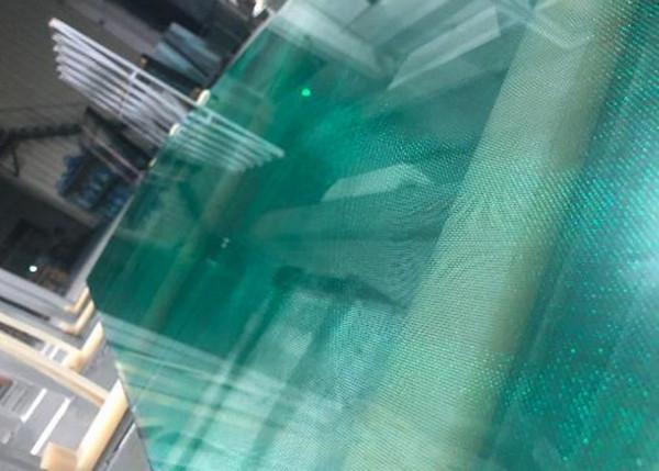 Decorative Color Laminated Glass 12mm Metal Coated Polymer Fabric