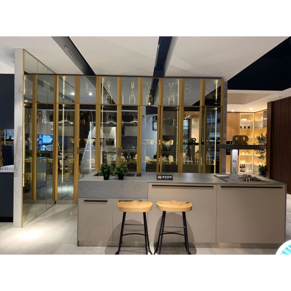 Golden Color Aluminium Frame Modern Italian Design Kitchen Cabinet with Eco-Friendly Material