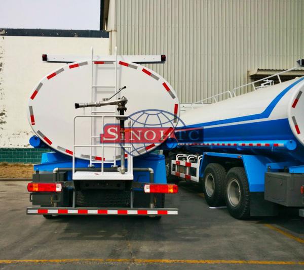 HOWO 6x4 Water Bowser Truck , 10 Wheels 20000 Liters Water Container Truck