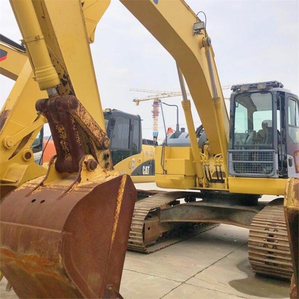 En bon état 22 Tonnes d'origine Komatsu japonaise utilisée de l'excavateur à Shanghai 2018 Année