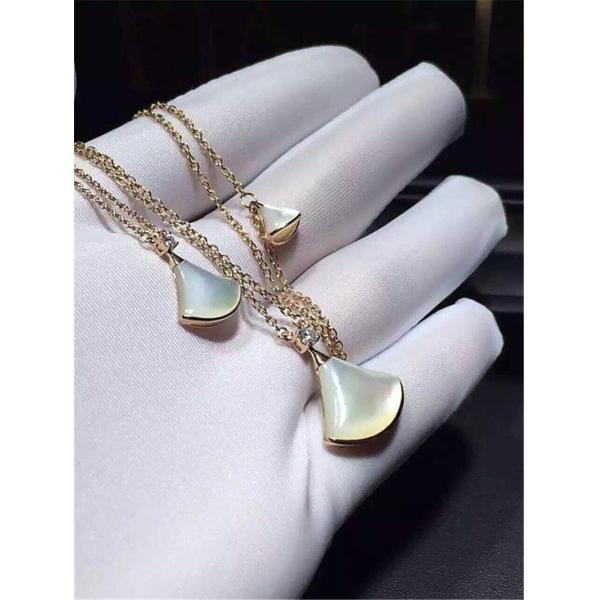 Luxury jewel, medium, small. Necklace 18k gold white gold yellow gold rose gold Mosaic pearl female and diamond necklace