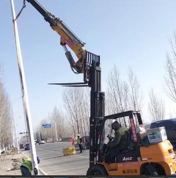 Diesel All Terrain Forklift with 2 Stage/3 Stage Mast and Telescopic Handler Crane Arm