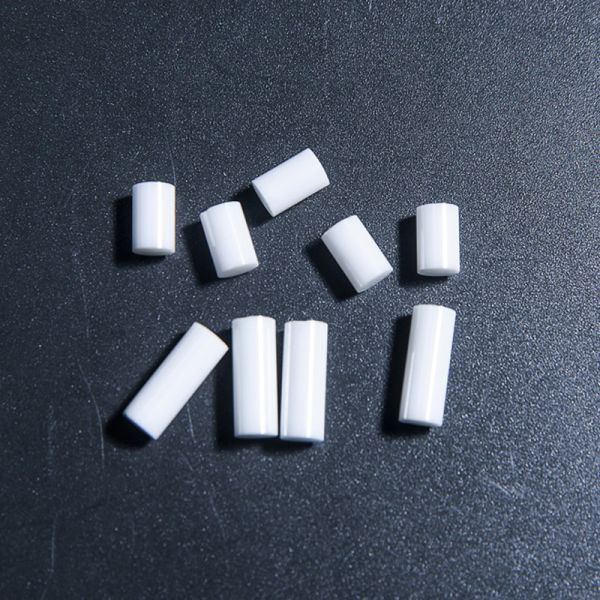 Durable White 99% Alumina Crucible Lab Al2O3 Ceramic Adhesives Welding Corrosion Resistant