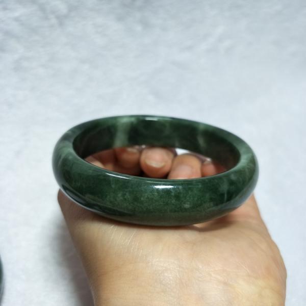 Natural Emerald Green Bracelet And Jadeite Jade Bracelet For Men And Women Beauty With Love Theme From Gemstone