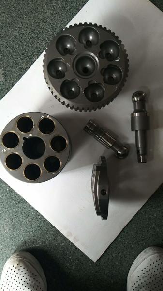 EX550-3 Hitachi Hydraulic Pump Parts / HPV102 HPV125B Travel Motor Parts