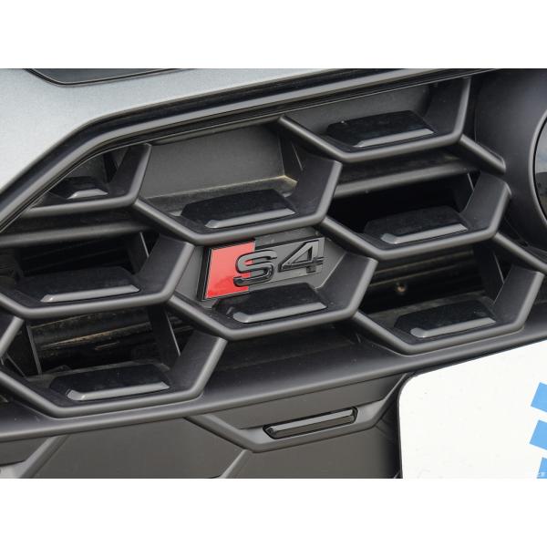 Experimenta viajes familiares de lujo con Audi S4 3.0 TFSI Coche de gasolina Euro VI Estándar de emisiones