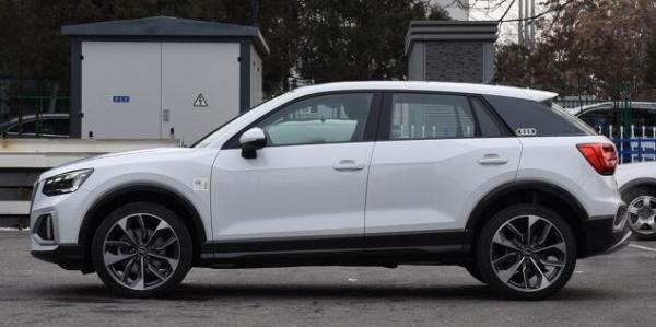 5 Door 5 Seat Audi Q2L 2022 35TFSI  Gasoline Color White Elegant Edition