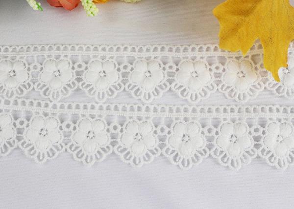 Guarnição química solúvel em água da fita do laço do poliéster para o vintage do vestido de Gilr fora do branco