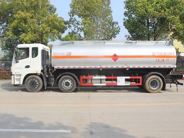 Factory Direct Price Dongfeng Jincheng 6x2 19.9cbm Flammable Fluid Methanol Crude Oil Chemical Tank Truck