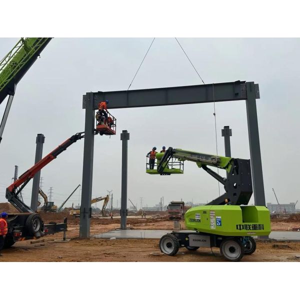 GB50009 EN1991 Rail Station Metal Roof Structure 150m - 300m Flat Roof Metal Carport