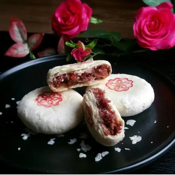Vacuum Packaging Yunnan Flower Cake Additive Free Rose Moon Cake 120g
