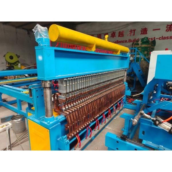 Airport Fence Wire Diameter 3.7mm Mesh 50*200mm Wire Mesh Welding Machine