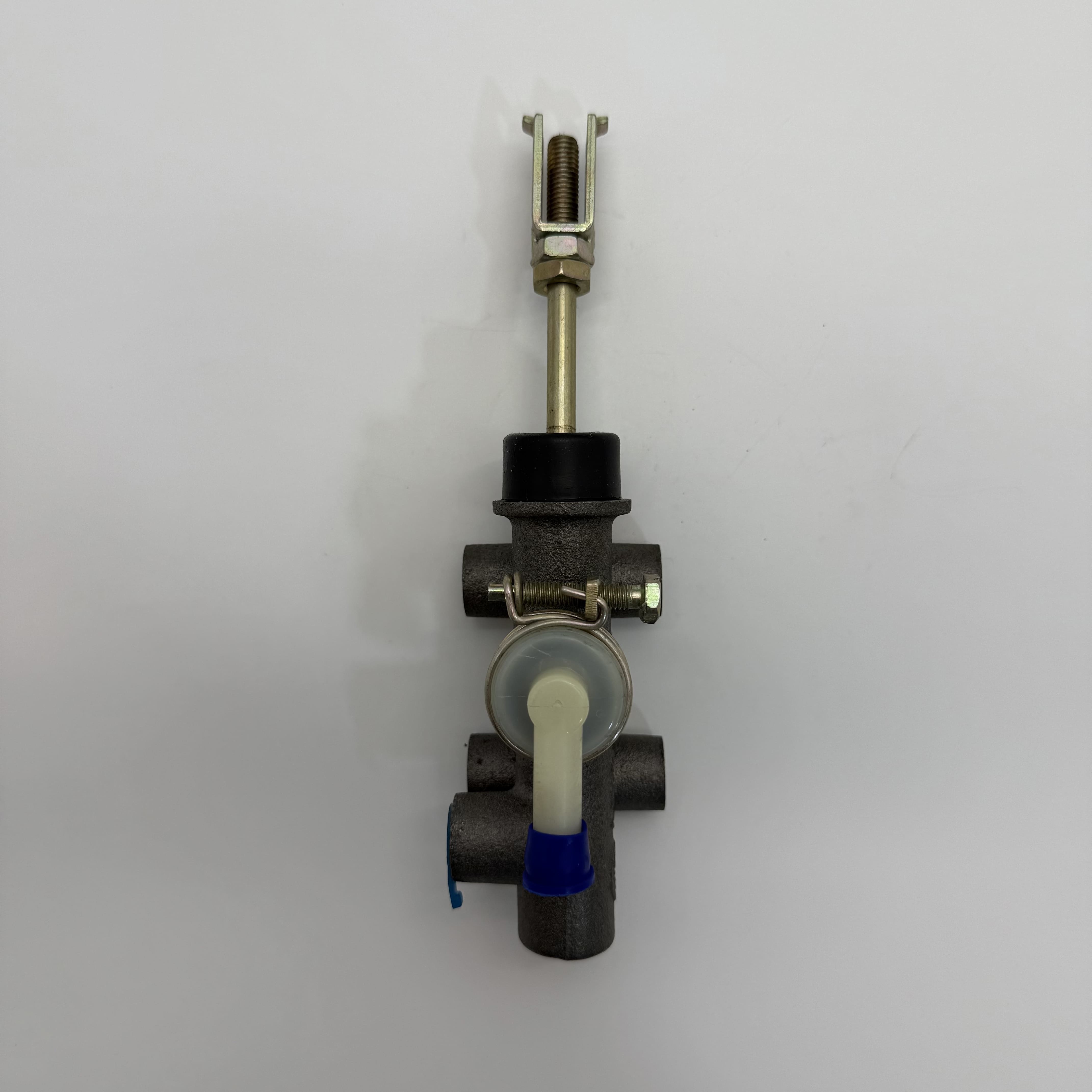 Bus Clutch Master Cylinder for Yutong, Kinglong, Youngman Neoplan, Dongfeng Medium and Large Passenger Coaches