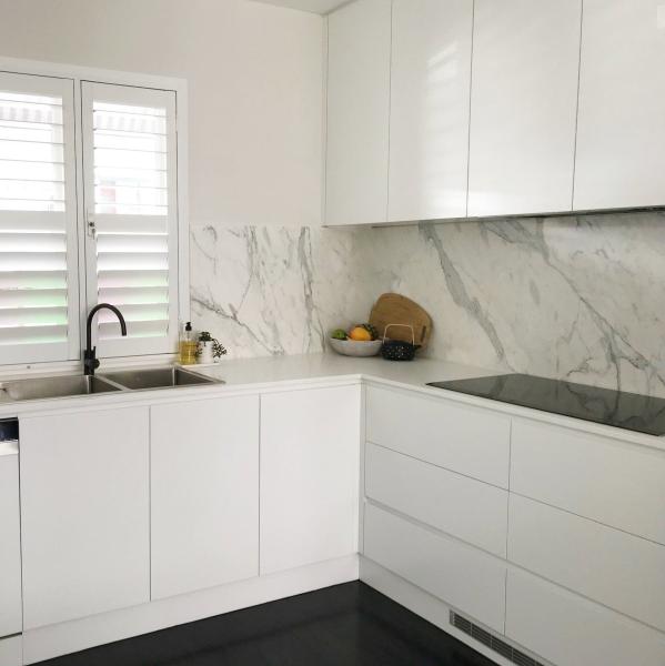 Modern L Shape White Textured Melamine Cabinets Kitchen Wooden