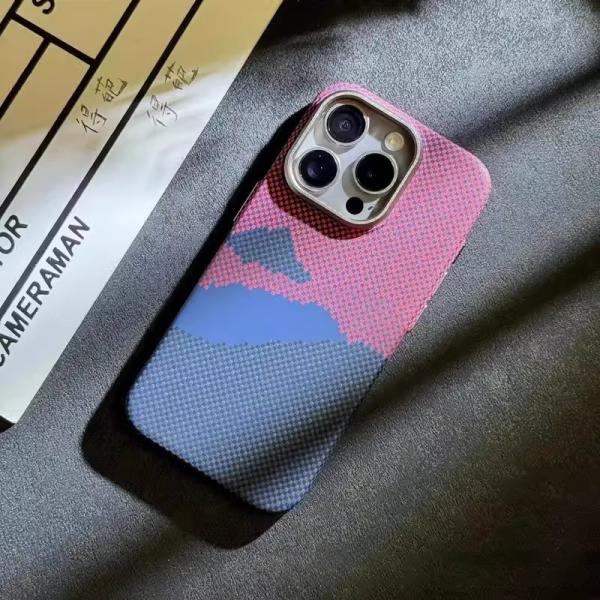 Suitable For IPhone16PROMAX Mobile Phone Case Luminous Magnetic Kevlar Texture Carbon Fiber Apple 14 Protective Cover