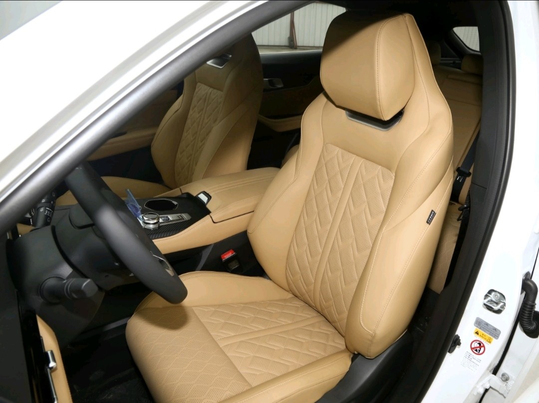 Changan Unik 2021 2.0T Zhuoyue Version Среднеразмерный внедорожник с турбонаддувом 8 Geart MT&AT