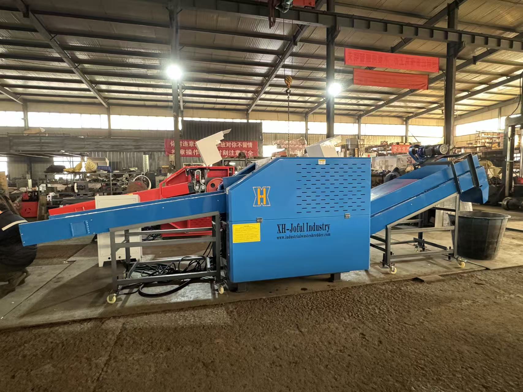 Efficient Energy Saving Mattress Cutting Shredder with Customized Output Size and High Production Capacity