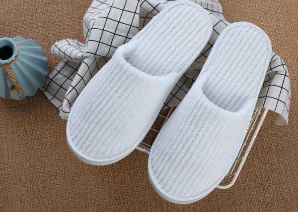 Waffle Weave Embroidered Closed Toe Hotel Slippers Disposable Towelling Slippers