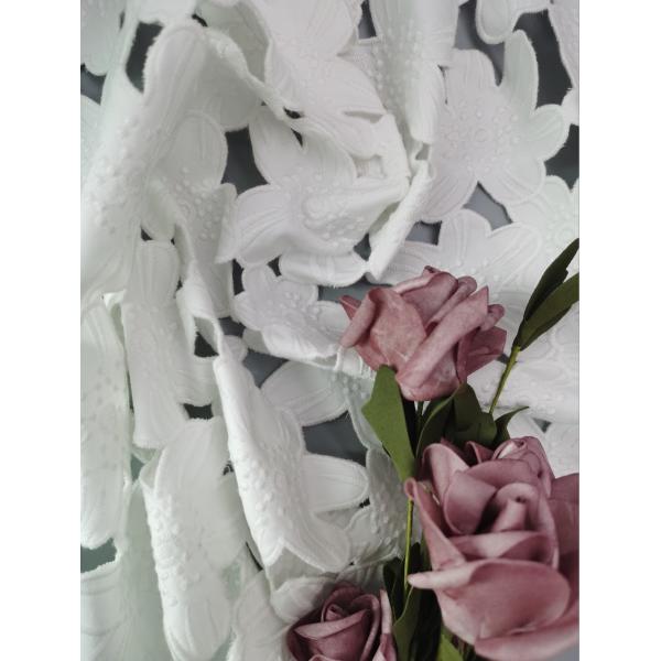 Лазер отрезал ткань шнурка чистый белый хлопок вышил ткани отверстии