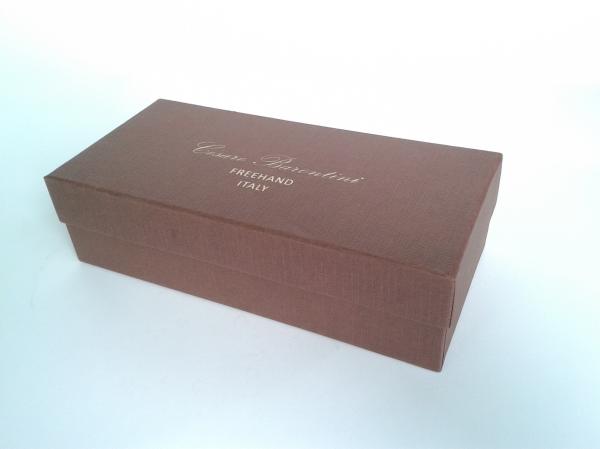 Luxury Custom Paper Board Apparel Gift Boxes, Spot Uv Printed Rigid Packaging Box