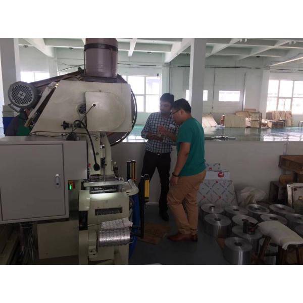 Диаметр машины 13мм фармацевтической алюминиевой катушки крышки питаясь экспортируя Пакистан