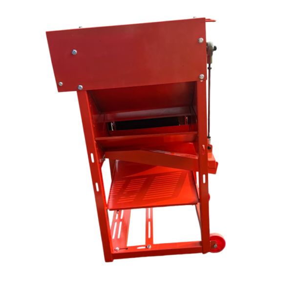 Durable Peanut Harvesting Machine 380V Farm Groundnut Picker Machine