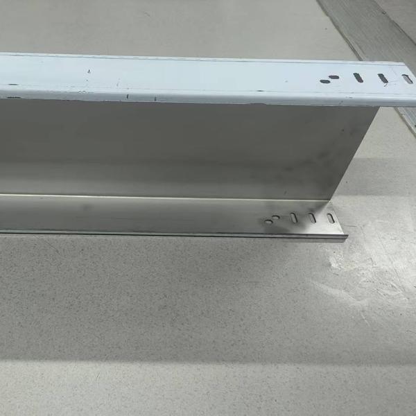 Durabilité support de plateau de câble monté sur le mur résistance au feu non combustible pour les marchés nationaux