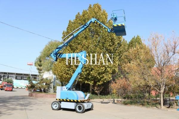 Gtzz Diesel Articulated Boom Lift Platform 230kg Load Capacity For Aerial Work
