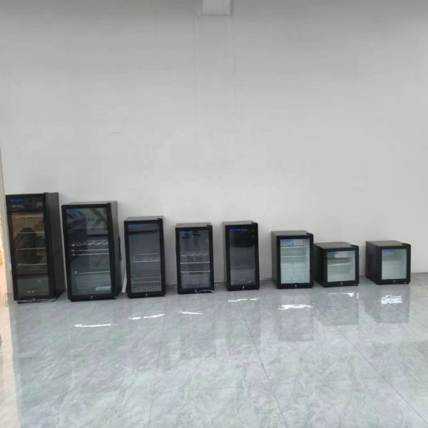 Customized Logo Mini Beverage Refrigerator Freestanding For Home & Office