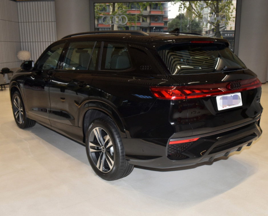 AUDI Q6 2022 45 тип бензин TFSI Quattro QIYUN версии 5 мест SUV двери 7