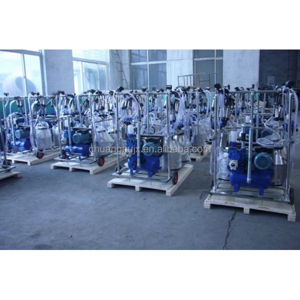 8 Bucket HL-JN03 Mobile Milking Machine with 25 Litre Milk Bucket and 5-6 min/cow Milking Time for Cows