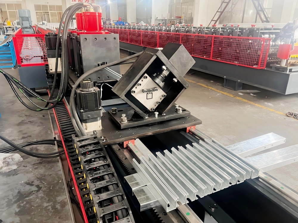 Hydraulic Punching 1.5-2.5mm GI Stainless Steel Strut Channel Slotted & Unsoltted Uni Solar Structure Channel Roll Forming Machine With Servo Following Cutting For Sale