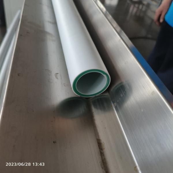 Ligne d'extrusion de tuyaux en PE entièrement automatique avec une capacité de 120-800 kg/h