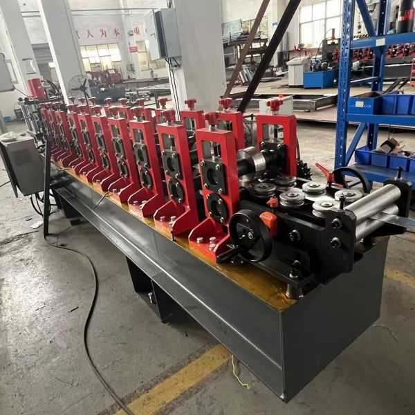 0.8-1.2mm Thickness Galvanized Steel Din Rail Roll Forming Machine for Electrical Cabinet Channel Rail
