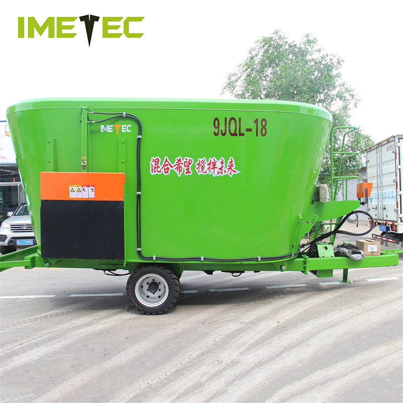 PTO Driven TMR Feed Mixer Wagon With Digital Weighing System And 12000kgs Loading Capacity