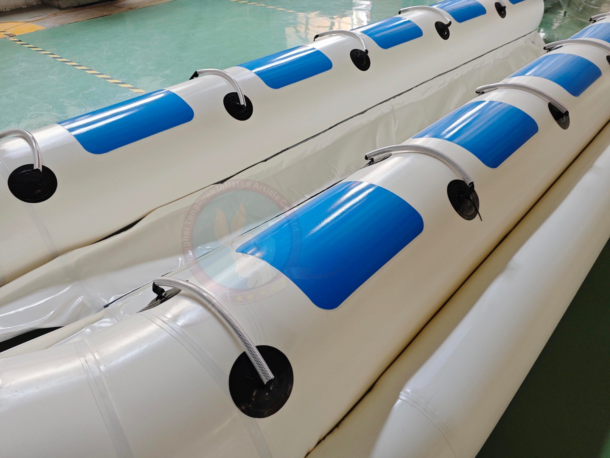 Inflatable Banana Boat With Multi Person Seating And Reinforced Handles for Beach Resort Lake Recreation And Commercial Water Sport Rental Projects